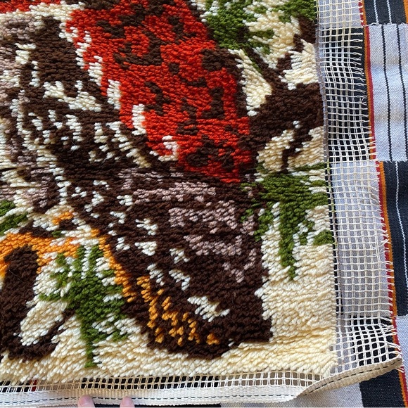 Vintage 70’s Folk art Owl Latch hook wall hanging! Large. 28”x21” great shape! - Picture 6 of 7